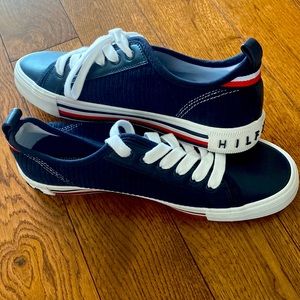 Tommy Hilfiger new sneaker 81/2